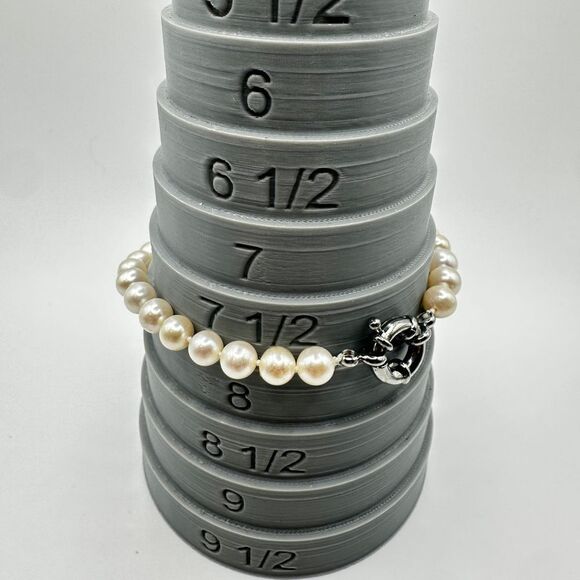 8" freshwater pearl, hand knotted in between with silver tone closed ring clasp! - Picture 9 of 10